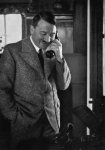 adolf-hitler-1935-am-telefon.jpg